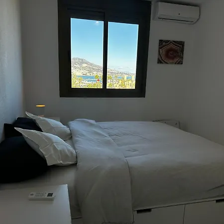 Apartment In Paseo Maritimo- First Line To The With Sea View *